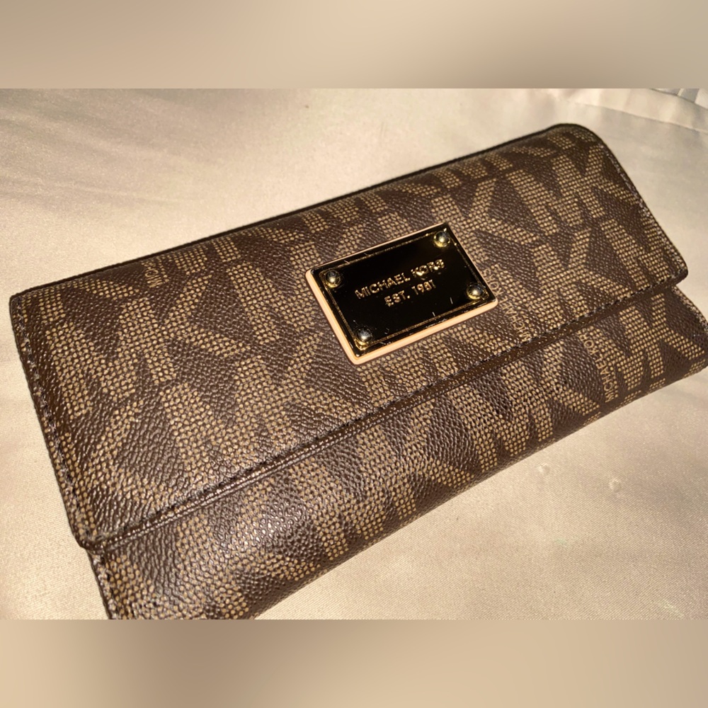 Michael Kors Signature Print Trifold Wallet